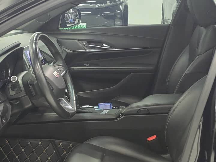 Фото 8 - Cadillac CT4