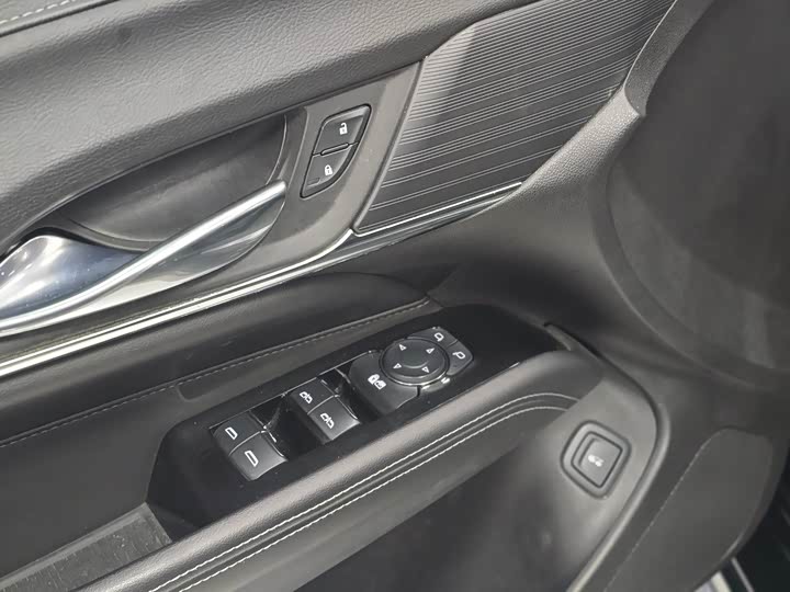 Фото 9 - Cadillac CT4