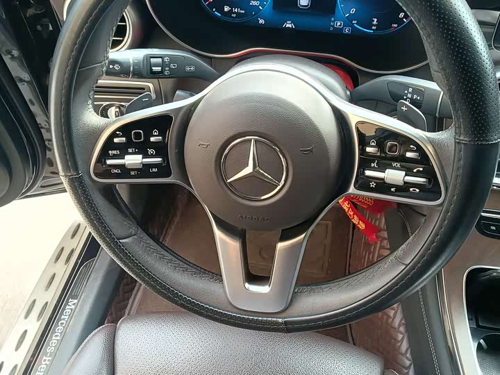 Photo 7 - Mercedes-Benz GLC-Class