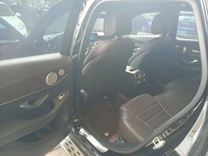 Photo 8 - Mercedes-Benz GLC-Class