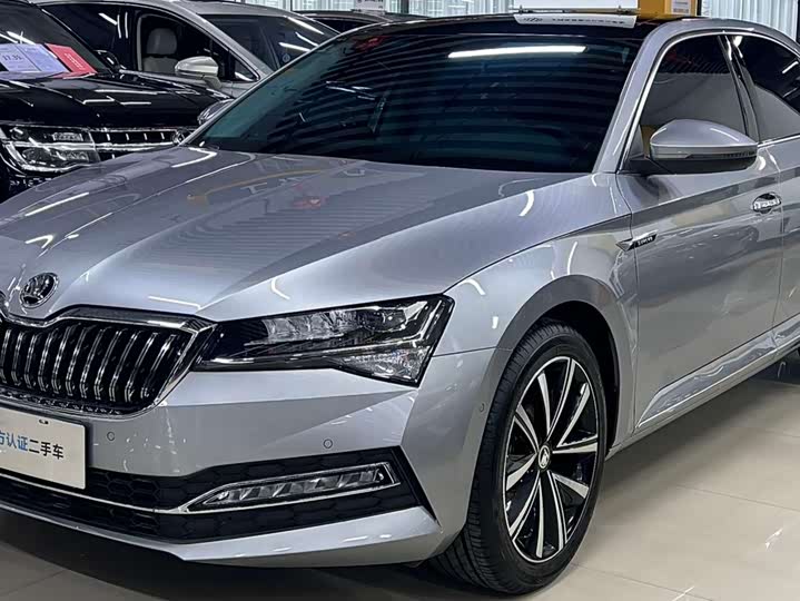 Фото 3 - Skoda Superb