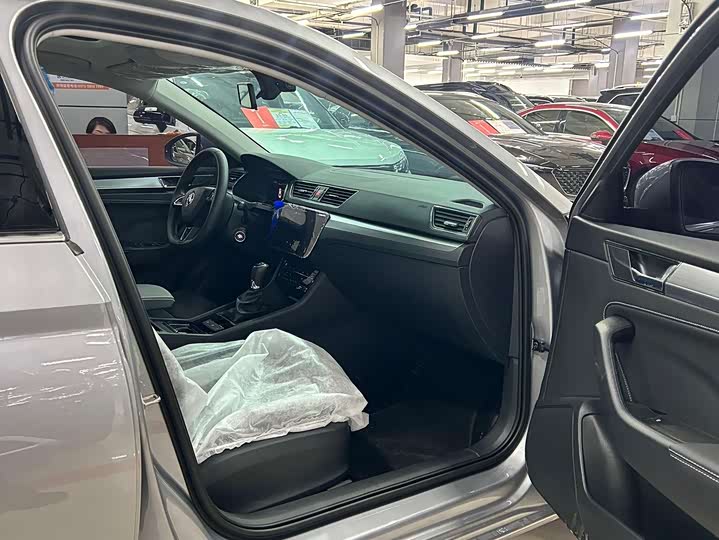 Фото 8 - Skoda Superb