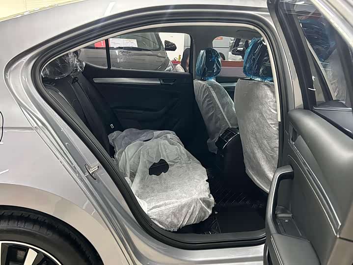 Фото 9 - Skoda Superb