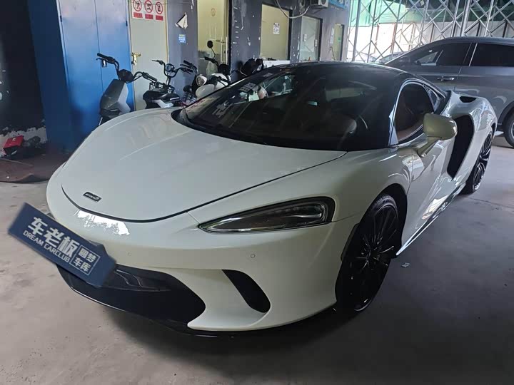 Photo 5 - McLaren GT