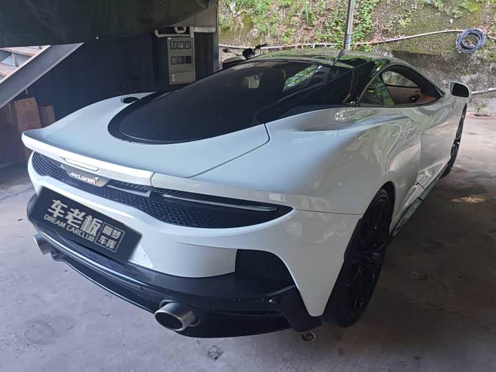 Photo 6 - McLaren GT