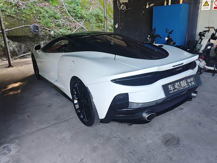 Photo 7 - McLaren GT