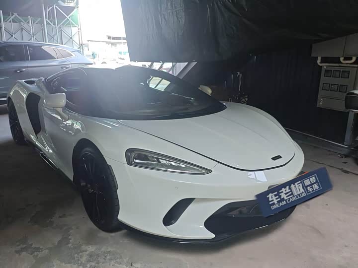 Photo 8 - McLaren GT