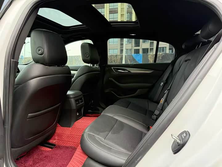 Фото 6 - Cadillac CT5