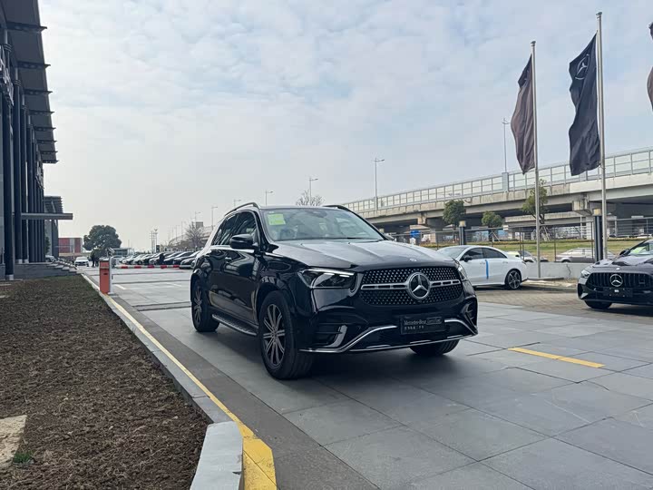 Фото 4 - Mercedes-Benz GLE-Class