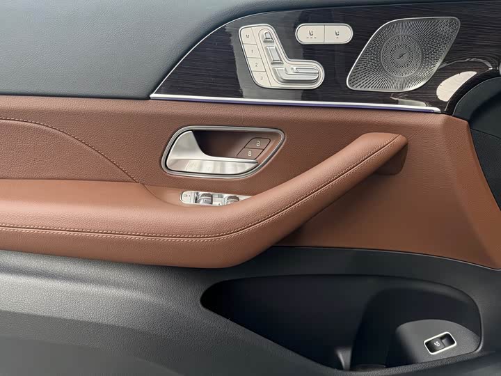 Фото 9 - Mercedes-Benz GLE-Class