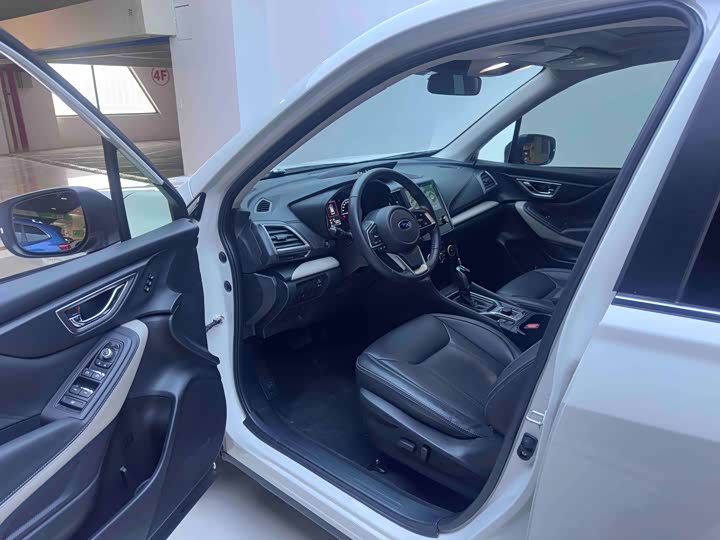 Фото 9 - Subaru Forester