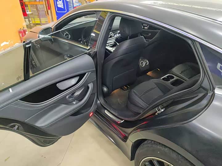 Фото 3 - Mercedes-Benz AMG GT