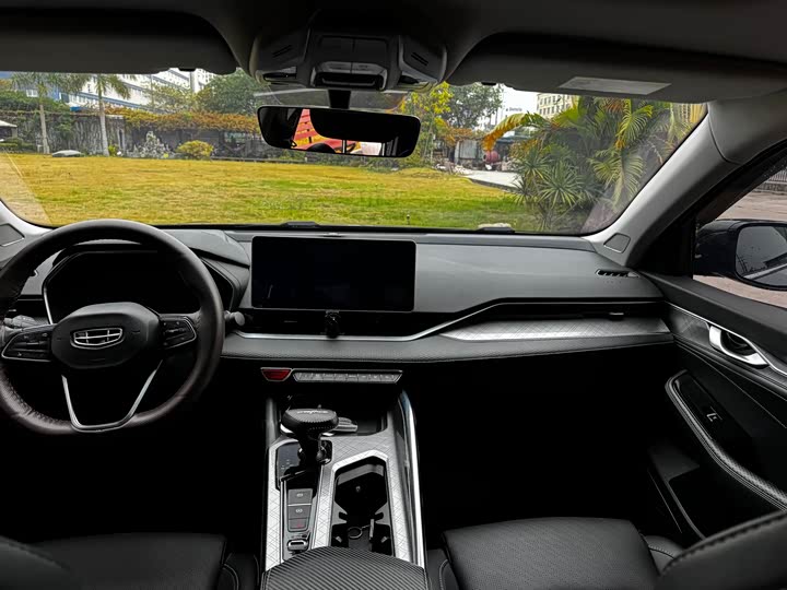 Фото 7 - Geely Preface