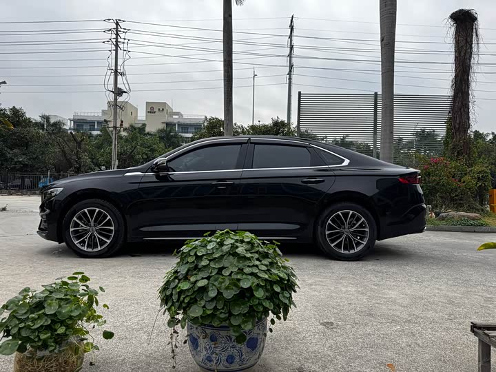 Фото 9 - Geely Preface