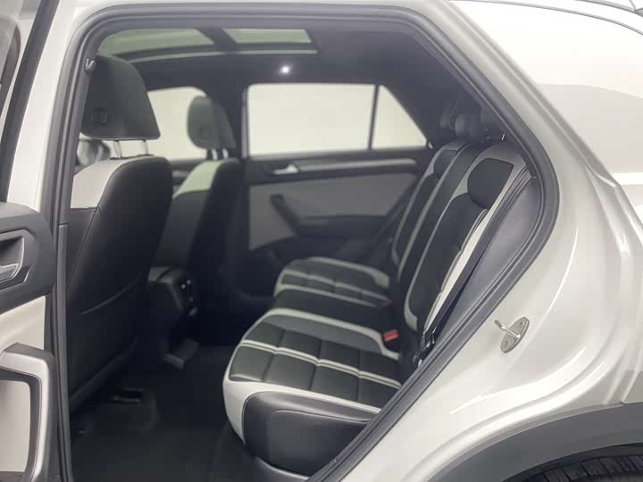 Фото 5 - Volkswagen T-Roc