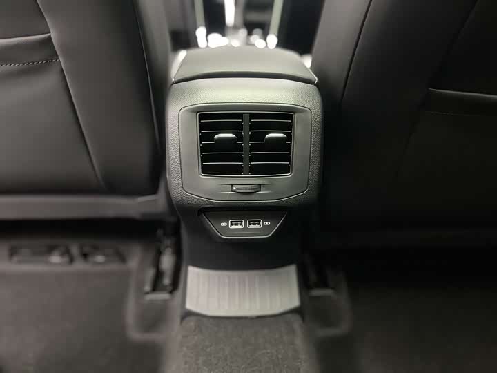 Фото 8 - Volkswagen T-Roc