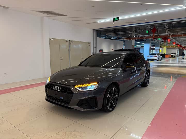 Фото 1 - Audi A4L