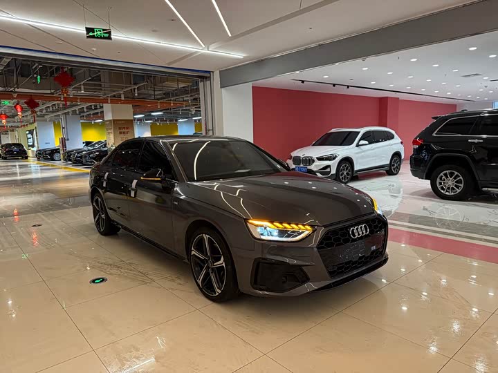 Фото 3 - Audi A4L