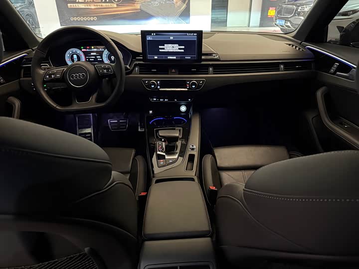 Фото 7 - Audi A4L