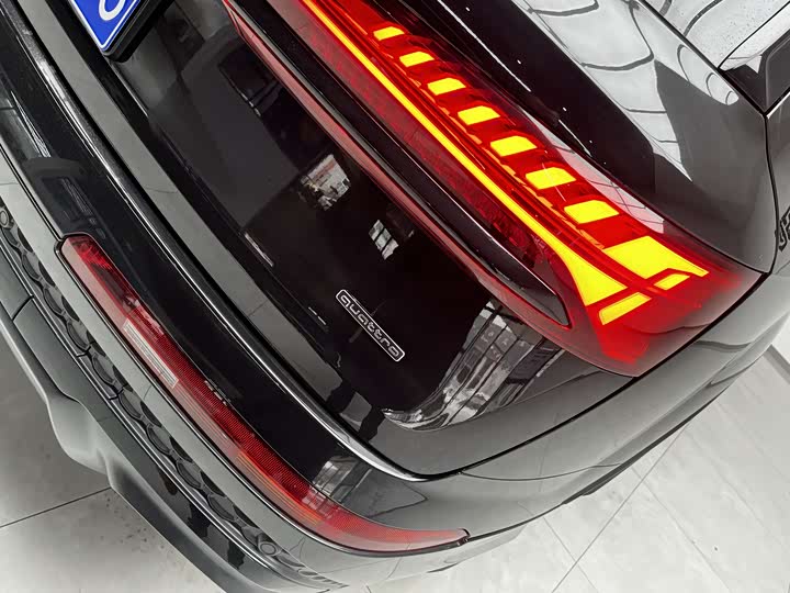 Фото 5 - Audi Q7