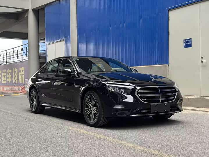 Photo 3 - Mercedes-Benz E-Class