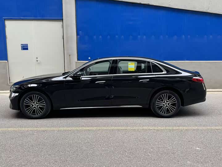 Photo 7 - Mercedes-Benz E-Class