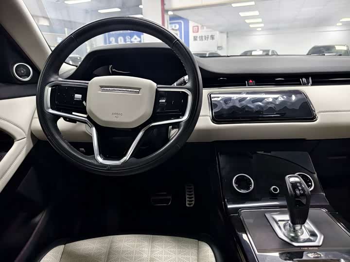 Photo 9 - Land Rover Range Rover Evoque L