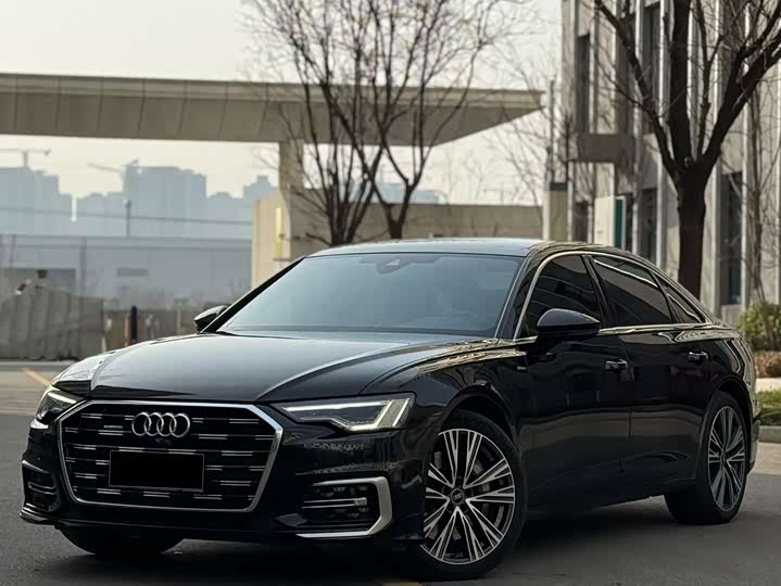 Фото 1 - Audi A6L