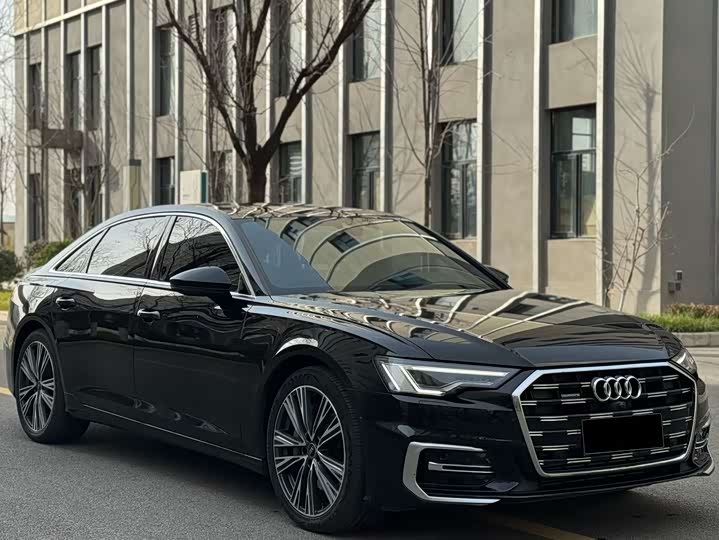 Фото 4 - Audi A6L