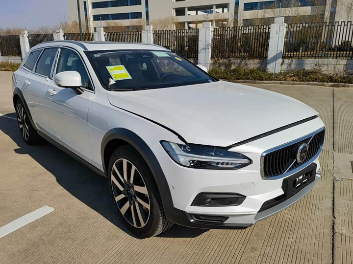 Фото 2 - Volvo V90