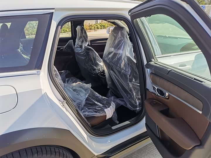 Фото 7 - Volvo V90