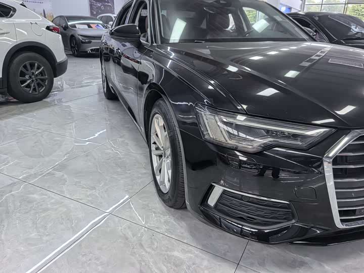 Фото 3 - Audi A6L