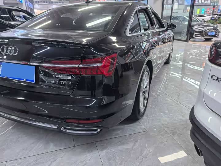 Фото 9 - Audi A6L