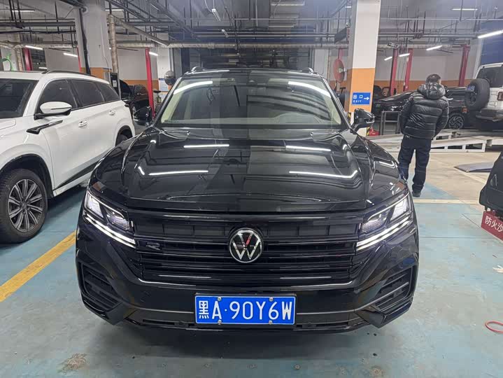 Фото 1 - Volkswagen Touareg