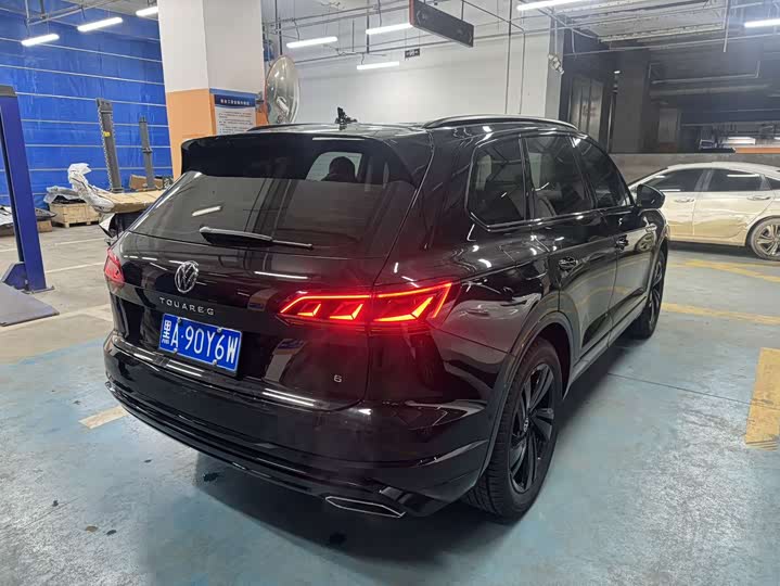 Фото 7 - Volkswagen Touareg