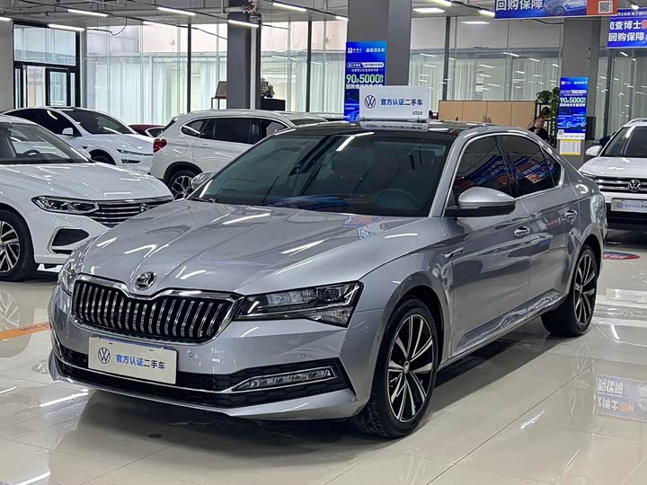 Фото 1 - Skoda Superb