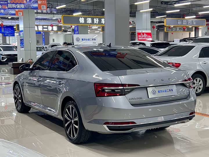 Фото 6 - Skoda Superb