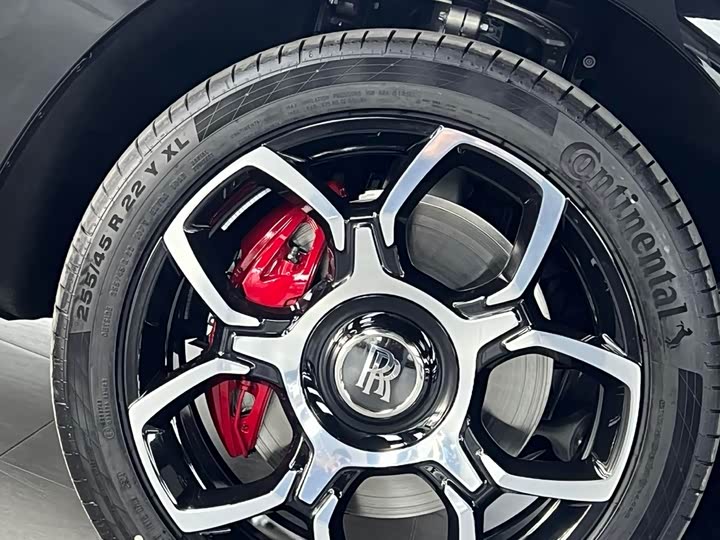 Фото 5 - Rolls-Royce Cullinan