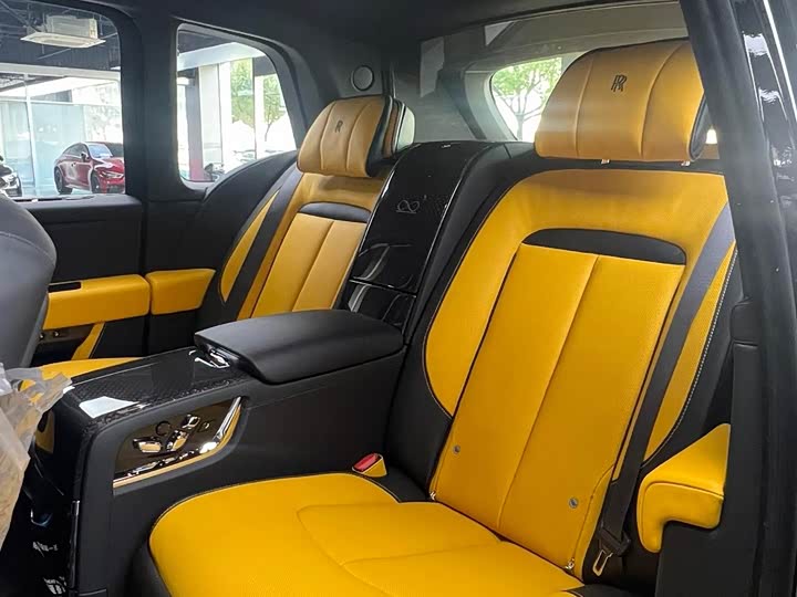 Фото 8 - Rolls-Royce Cullinan