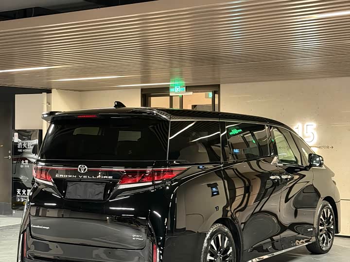 Фото 9 - Toyota Vellfire