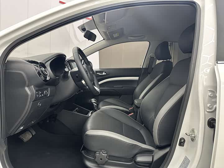 Фото 4 - Kia KX1