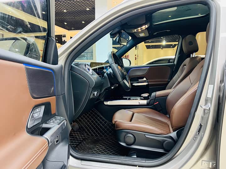 Mercedes-Benz GLB-Class 2022 2022款 GLB 220 动感型