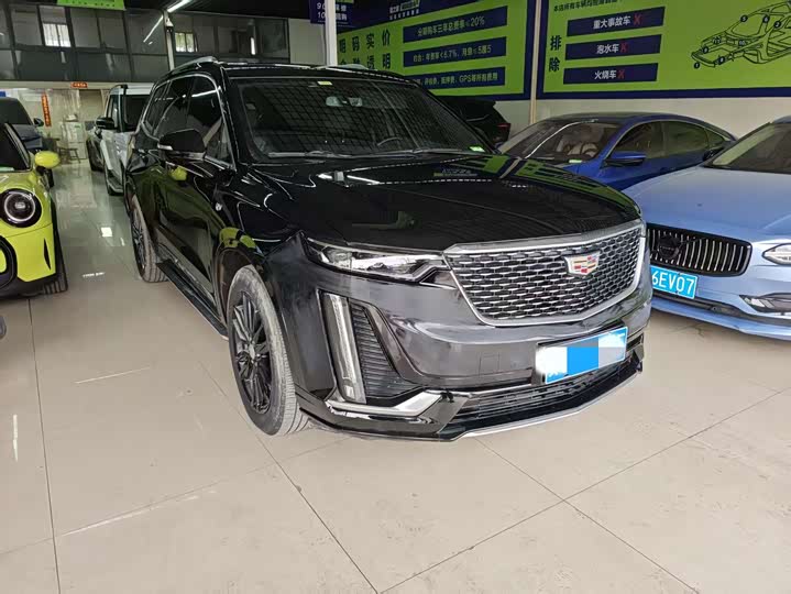 Фото 2 - Cadillac XT6
