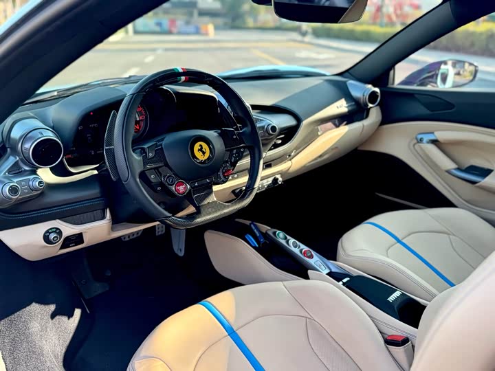 Фото 5 - Ferrari F8