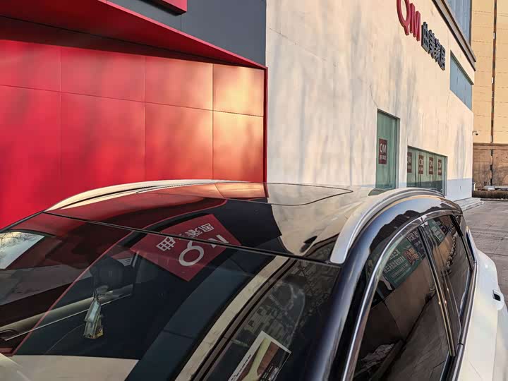 Фото 8 - Geely Coolray