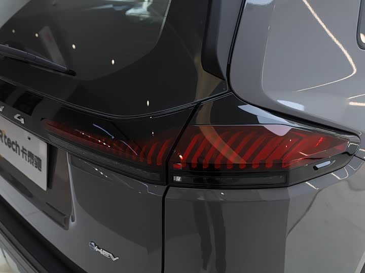 Фото 5 - Toyota RAV4