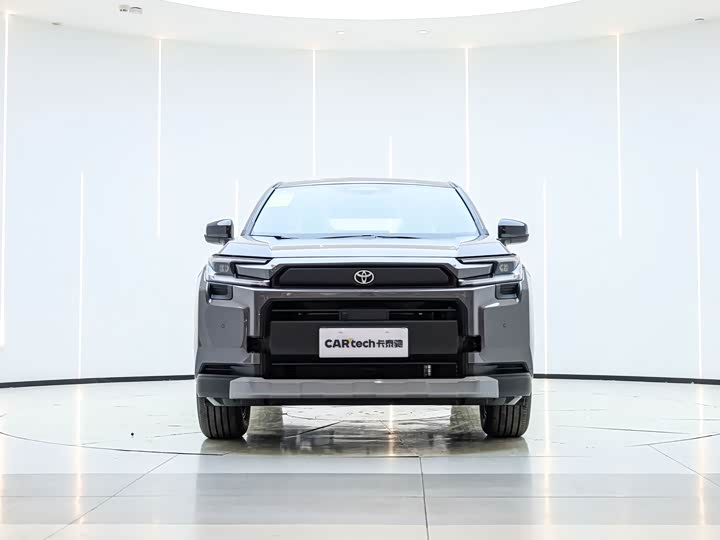 Фото 8 - Toyota RAV4