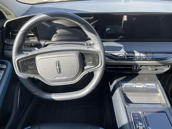 Photo 5 - Lincoln Z (Zephyr)