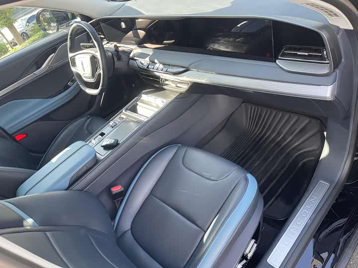 Photo 6 - Lincoln Z (Zephyr)