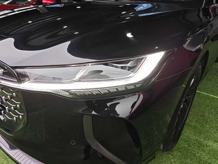 Photo 9 - Lincoln Z (Zephyr)